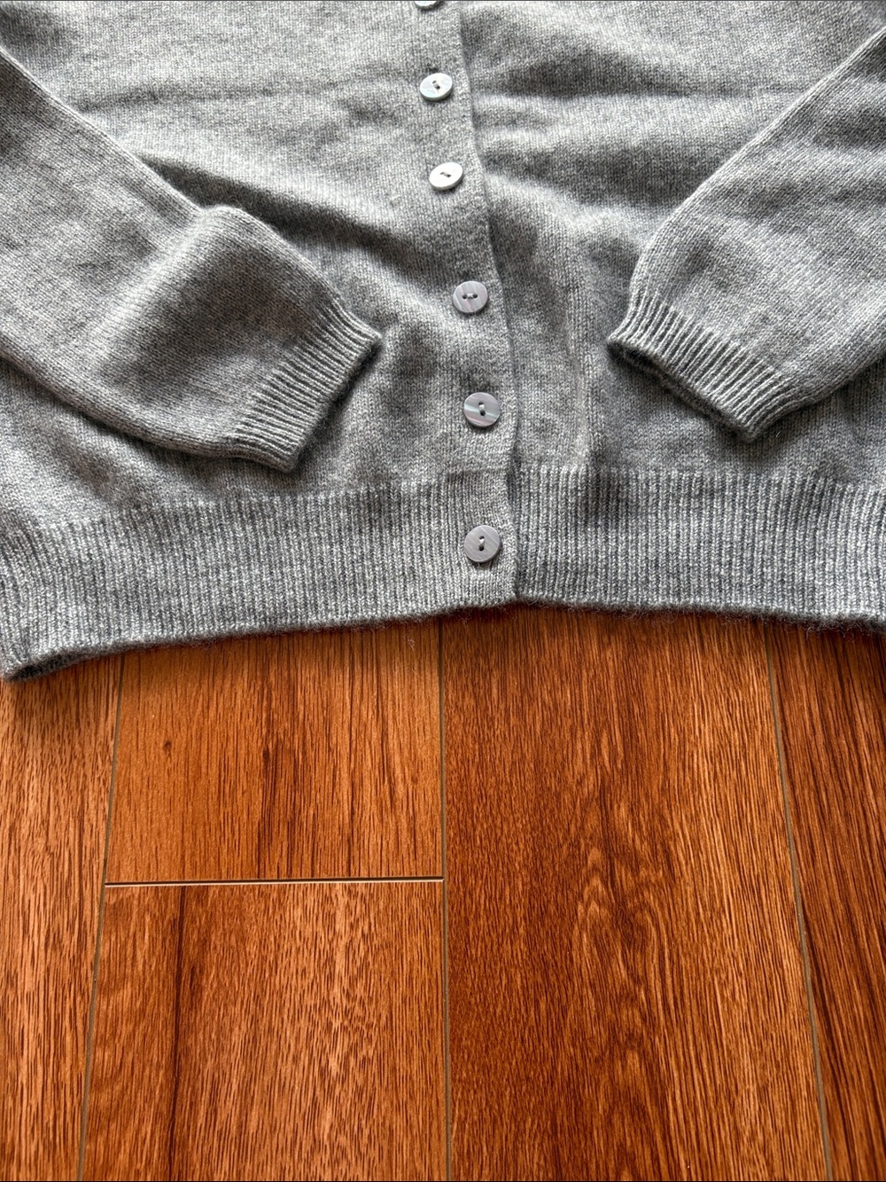 Quince Mongolian Cashmere Cropped Crew Cardigan Heather Grey in Small EUC - Picture 6 of 13